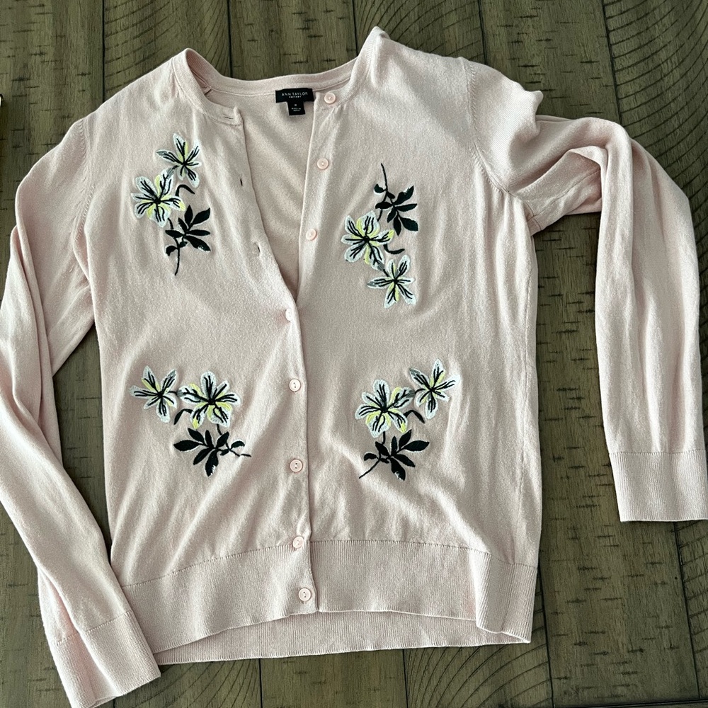 LOFT Floral Embroidered Pink cardigan Sweater. Size medium